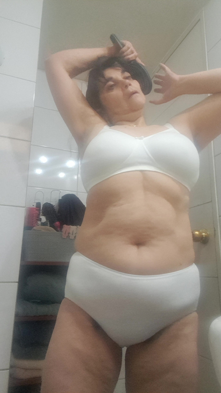 Mommy big hairy pussy: Plus dimensione lingerie matrigna