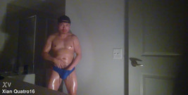 Bastian Kross: Bastian Kross v Speedos, naolejovaný a honění!