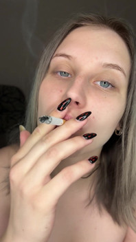 Augen auf dich schießen, während ich rauche
