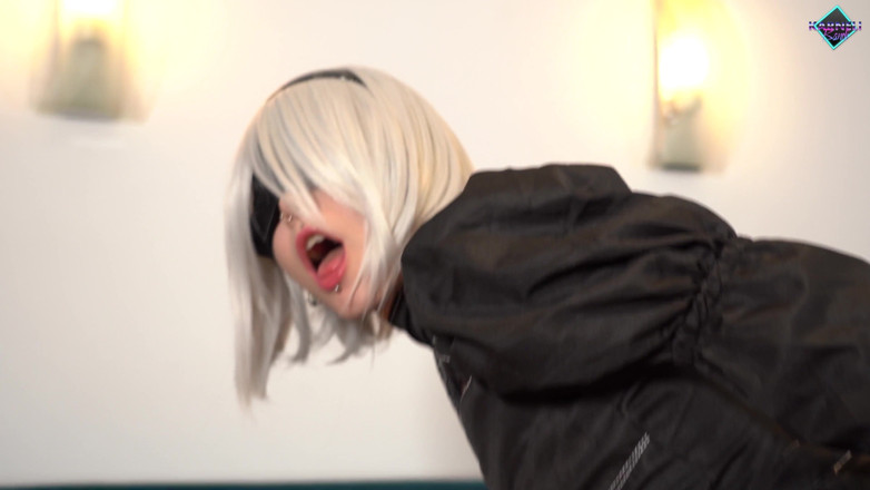 Karneli Bandi: Nier Automata 2B adora anal e cavalga um vibrador. Karneli Bandi