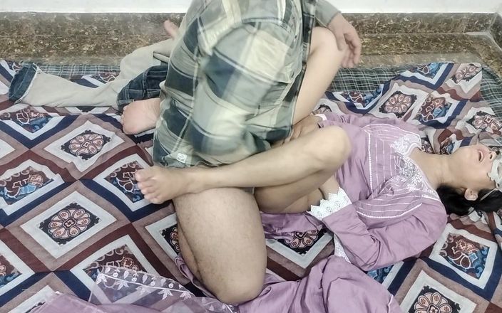 NAASRIN KHAN: Porno indio