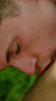 Bonus: Davey Receives 1,000 Kisses