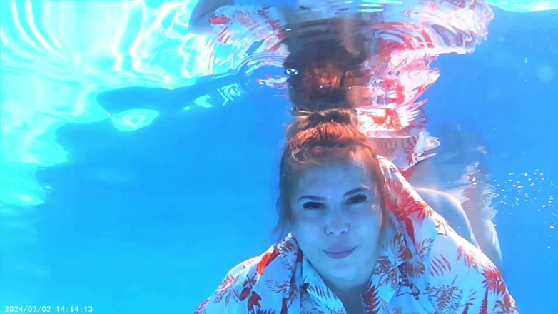 Emeli: Long Breath Holding Underwater