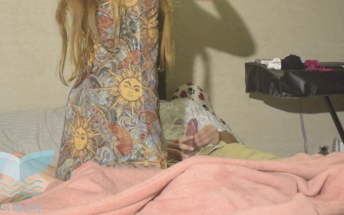 Isis Sun: Моя зведена сестра, коли ми одні, просить мене трахнути її, поки я не сквіртую двічі поспіль. Я люблю кінчати в неї.