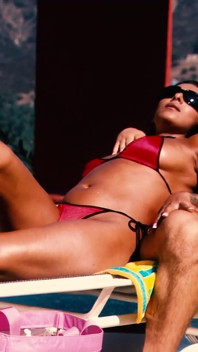 Latina MILF jezdí na péru v Outodooru