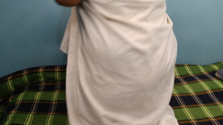 Aria Mia: Người giúp việc Ả Rập Saudi đến video nóng bỏng