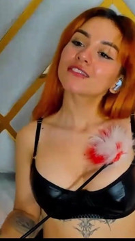 Arată sex portocaliu păros Spectacol webcam webcam P2