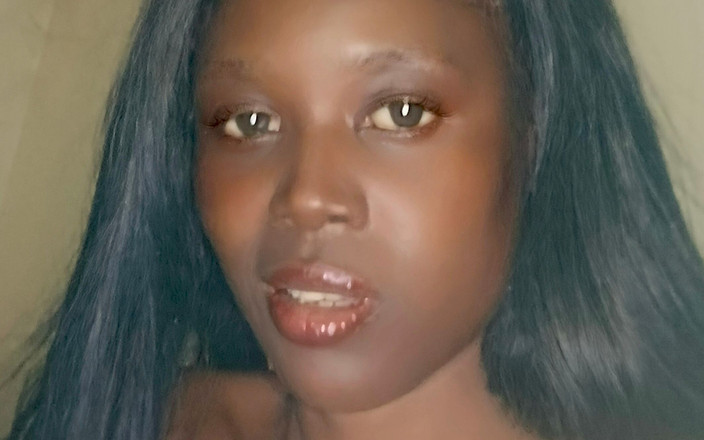 Briita: Ebony Šuká S Banánem.