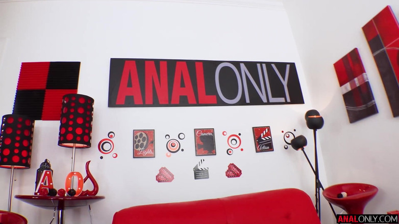 Anal Only: Curul lui Chloe are nevoie de mai mult
