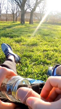 Beber orina en la calle, riesgo real