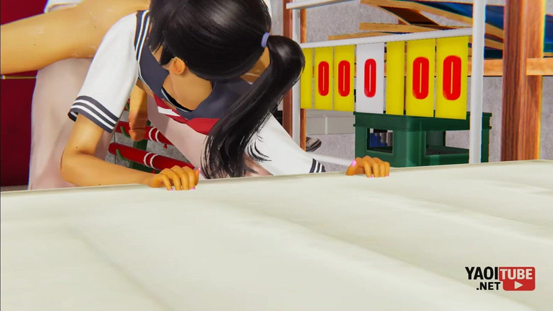 Yaoitube: Femboy Yaoi - Simon šukal pro svou učitelku v tělocvičně