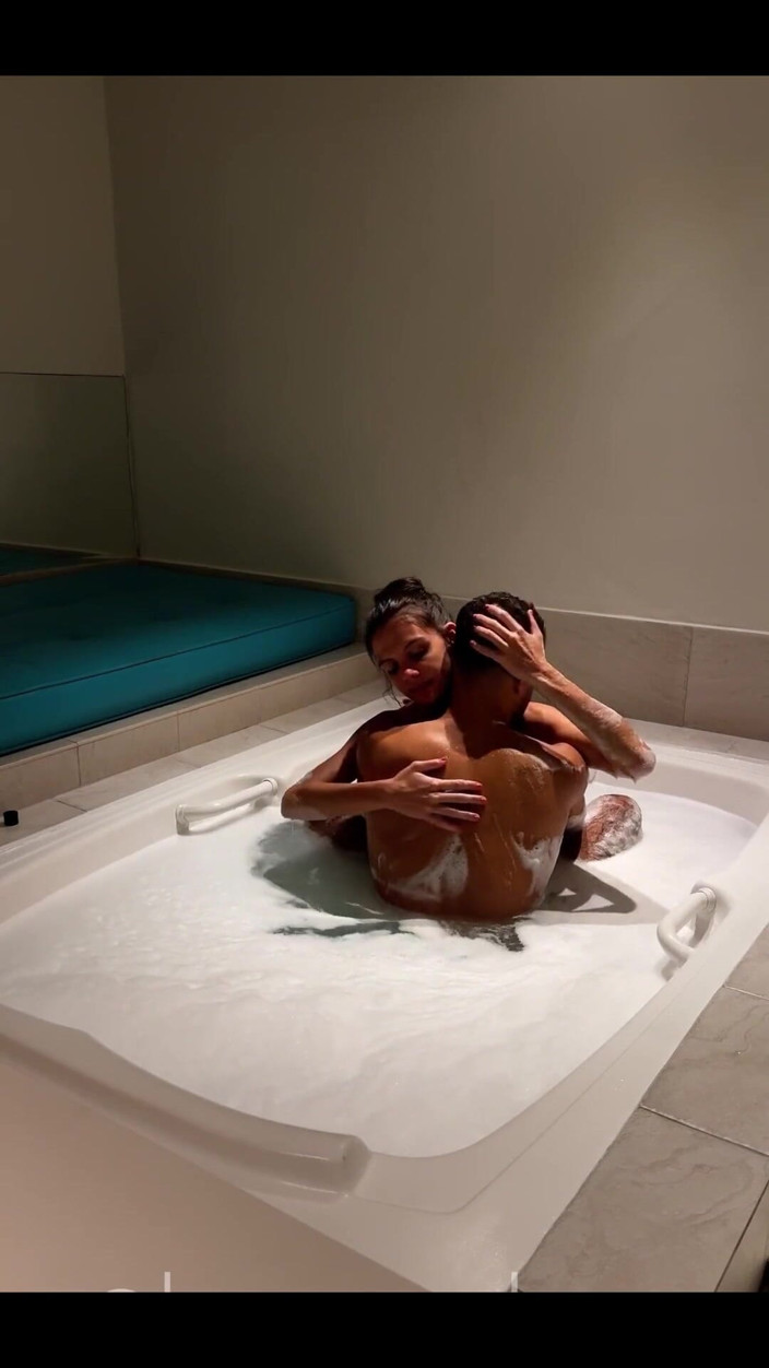 berorealove: 726329155989286912.mp4