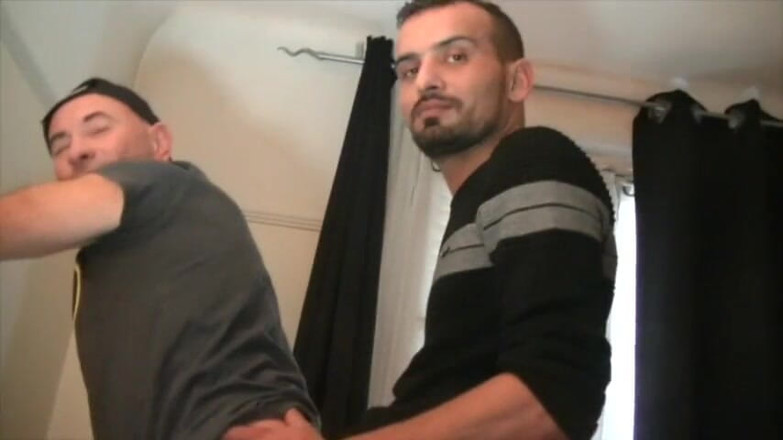 Gaybareback: Arăboaică heterosexuală mă fute fără prezervativ
