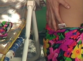 Public Lust: Dziwka jedzie swojego mężczyznę na podwórku