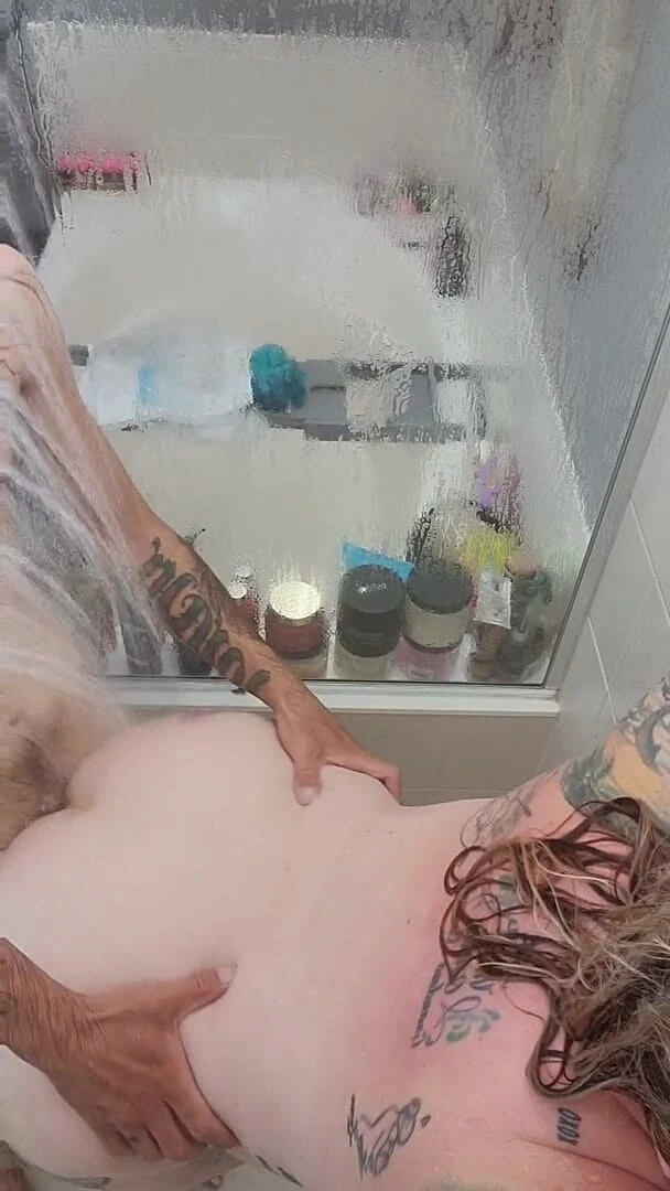 Jenn_sexxii: Sex incitant la duș pe la spate, ejaculare, orgasme puternice
