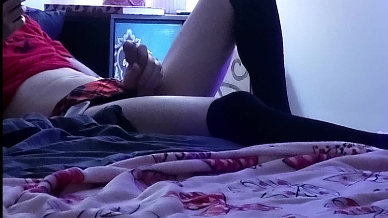 Biguy6999: Veronica Dick dziwka masturbuje się przed kamerą, podczas gdy przyjaciel...