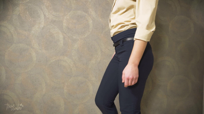 Teasecombo 4K: Idealny tyłek babe w ciasnych spodniach roboczych dokucza Widoczna linia...