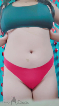 Mi Vecina Quiere Que Le Ayude a Escoger Un Bra Y Me Manda Un Video Para Que Vea Que Tan Grandes Son Sus Tetas