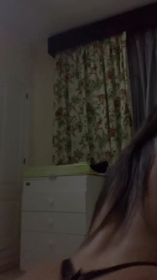Bad Mamii World: Un peu de moi - twerking en gros plan