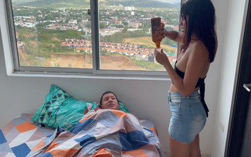 Saraymike: Abang tiri besar saya sakit dan saya memberikannya kongkek hidupnya...