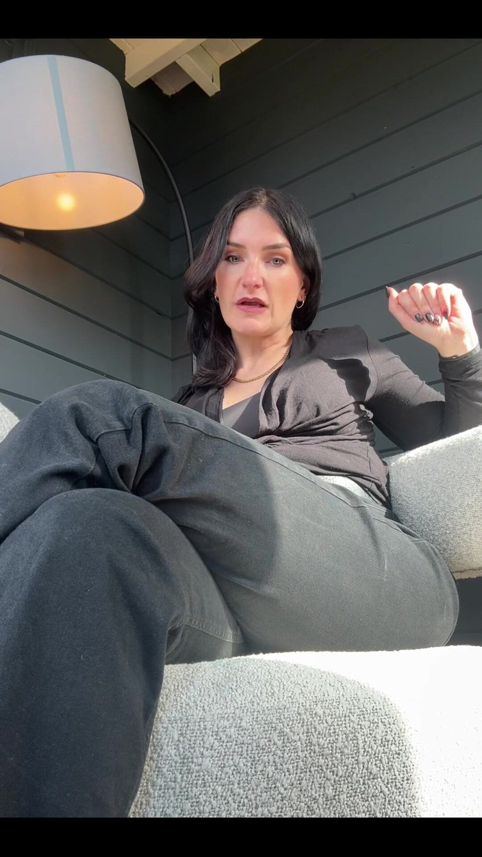 Adreena Winters: Malá daň z čůráka!