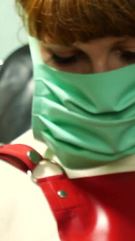 Enfermeira Roxy e sua máquina de exame médico