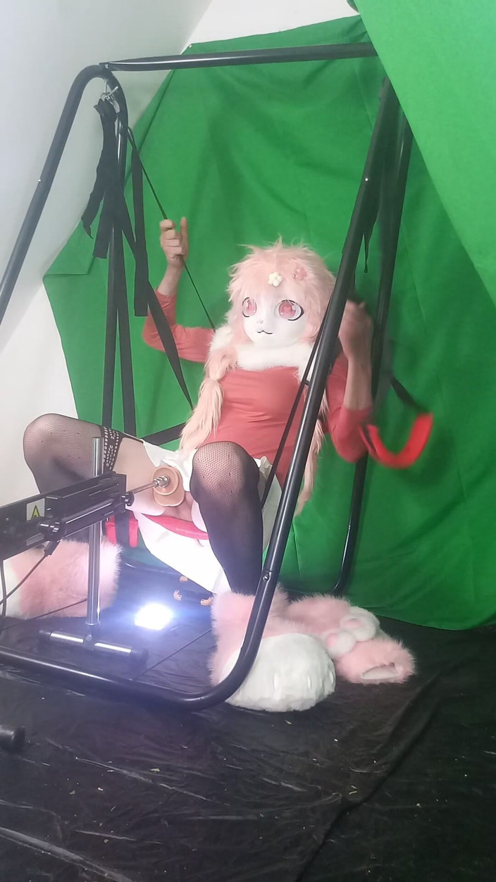 MeandI2: Dildo în fundul meu pufos 1