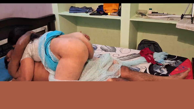 Sexy sindu: India en sari con hombre de 50 años