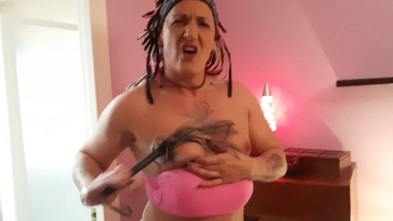 Danaxmuscles: Enjoying Like a Vicious Bitch