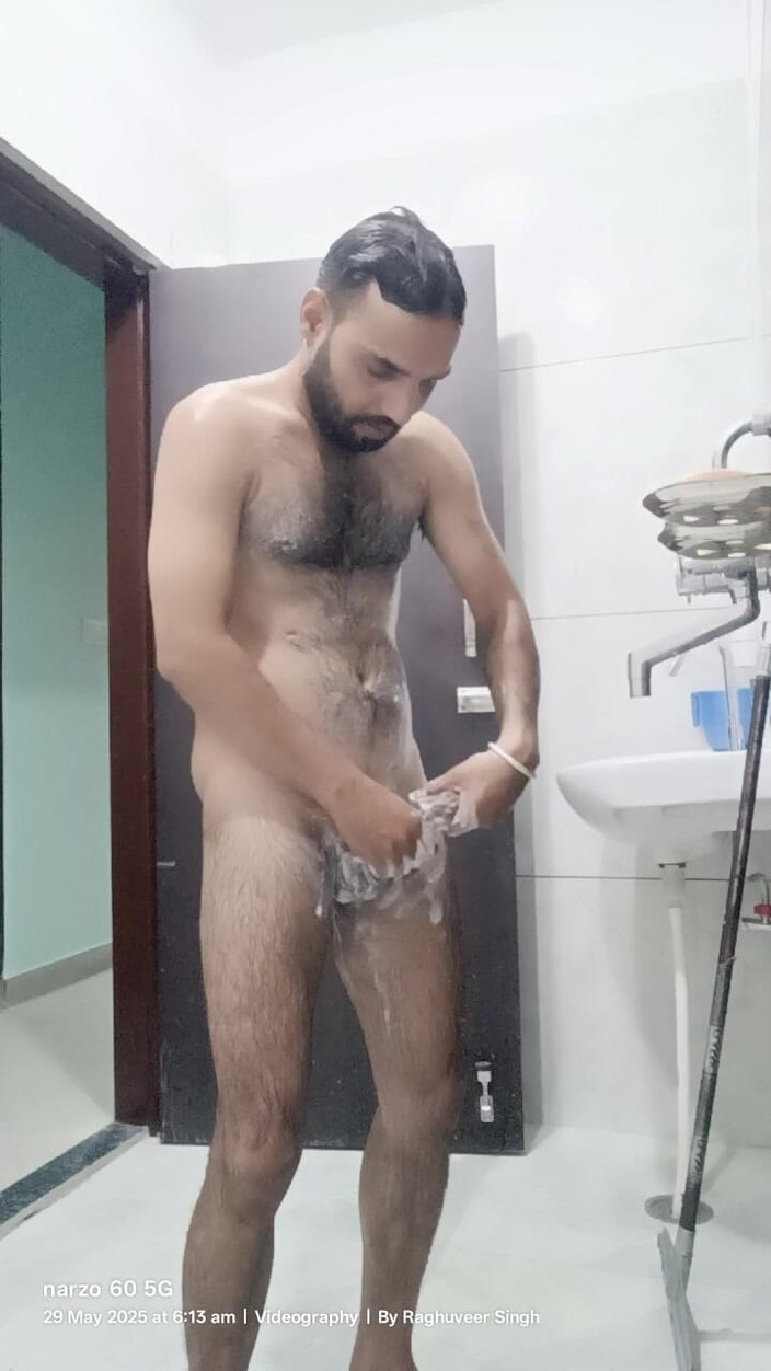 Rajasthani-old-lover: Masturbación gay india con amigos en vivo