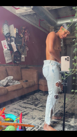 vanillaslimcara: 4386564112.mp4