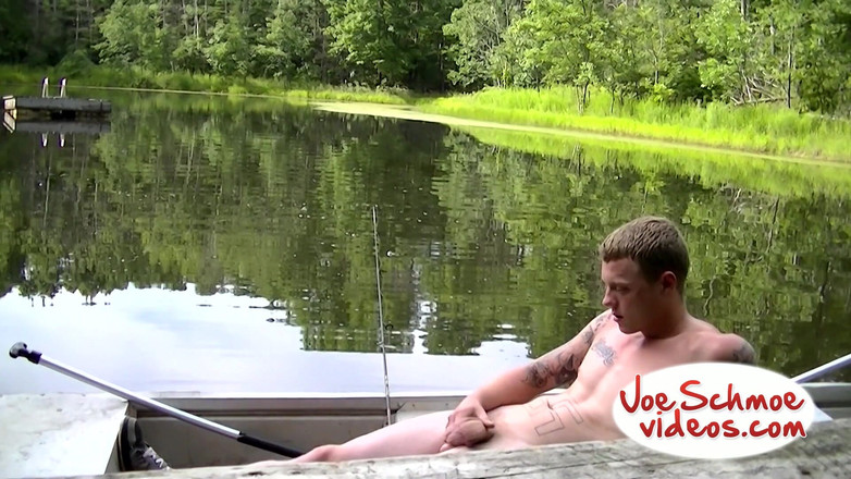 Joe Schmoe: Au bord du lac avec Eric bien monté