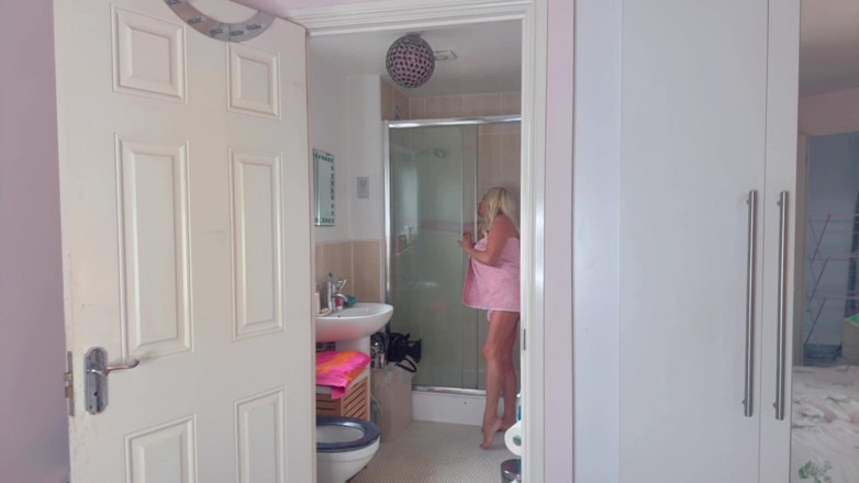 Michelle Thorne: Neighbour Ties Me and Makes Me Wank His Cockwith Feet