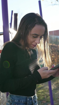 Tysk scout - petite Latina tonåring Priscila Belini med perfekta bröst plockas upp för casting knull