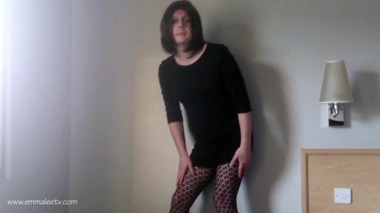 EmmaLeeTV - Nylon Fetish Tranny: Trannyエマリーパターンパンストコック膨らみ