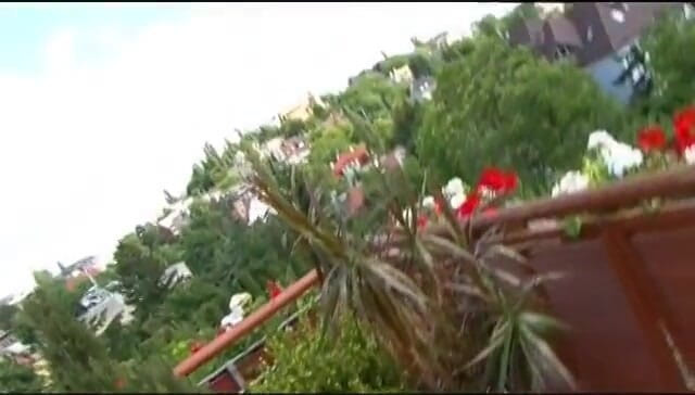 Porncentro: 欲火中烧的宝贝喜欢一根巨大的杆穿透她紧致的小穴