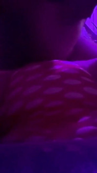 하드코어 자지를 빠는 황소 Liz와의 늦은 밤 데이트