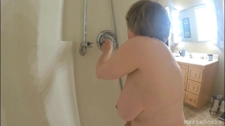 MarieRocks: 60+ GILF has a clean shower and a clean pussy,...