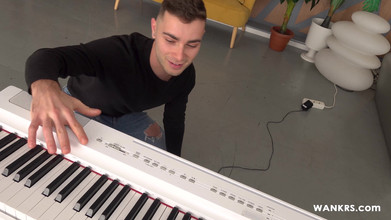 Wankrs: Piano Play Dick
