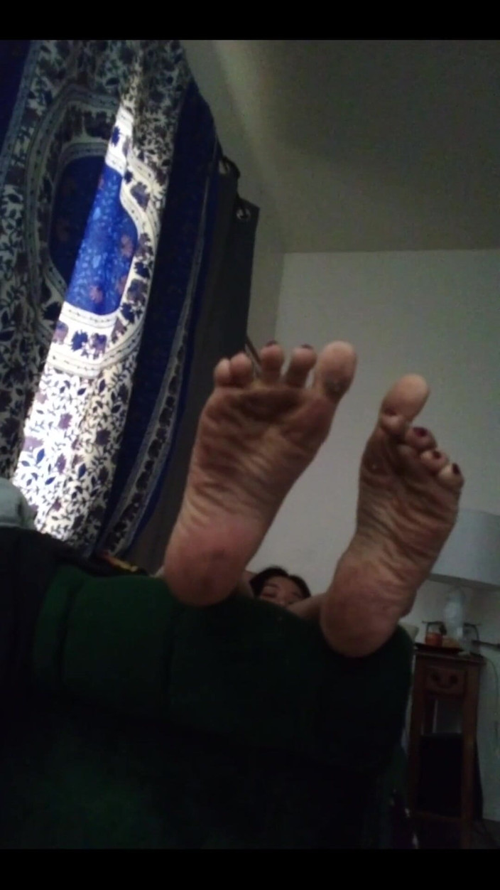 DeesDeepThroat: Dirty Feet