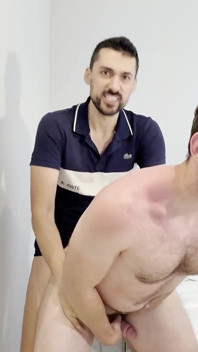 Papa Baise Un Jeune Latino