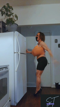 Shanneltrav - Sexy Body Rolling