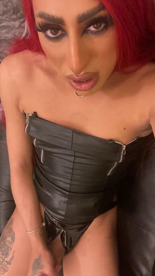 Lottie: Trans / transe wichst und kommt mit dirtytalk