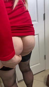 Trans weiblicher transvestiert in versucht auf dildo zu kommen Dann lutscht es wie die versaute MILf, die ihren arsch hüpft und auf einem schwanz reitet