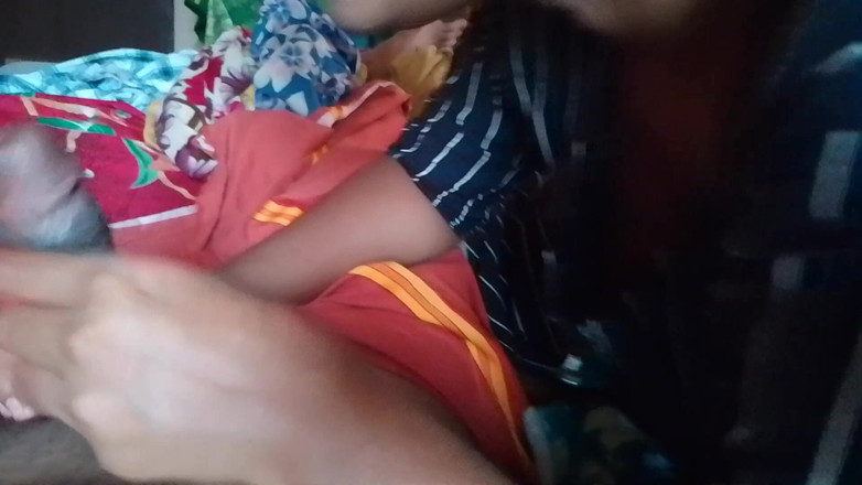 Bijukumar: สาวอินเดียยัดควยเพื่อนเข้าไปในปากเธอ