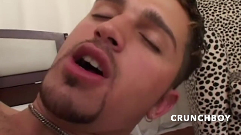 Straight boy fucking ladyboy: 192 真正的直男curisou吮吸和性交大鸡巴tran slatina
