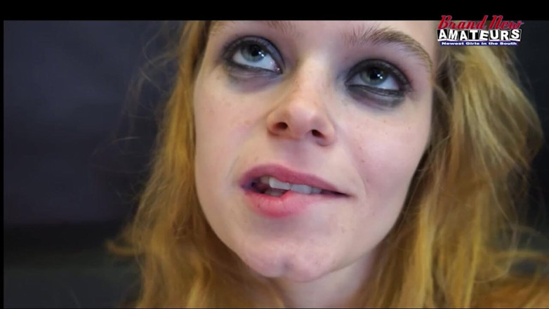 Brand New Amateurs: Blonde piper und brünette jamie Litton Winzige studentinnen lesben lecken...