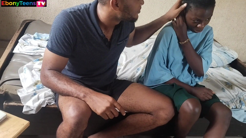 Ebony teens tv: Une étudiante innocente se fait séduire par son prof