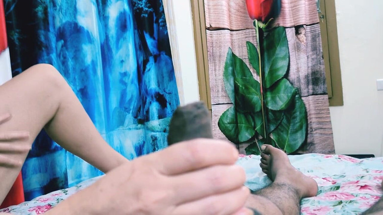 Bolly Karma: Ateşli orta yaşlı seksi kadın büyük zenci yarağı edepsiz sürtüğü...