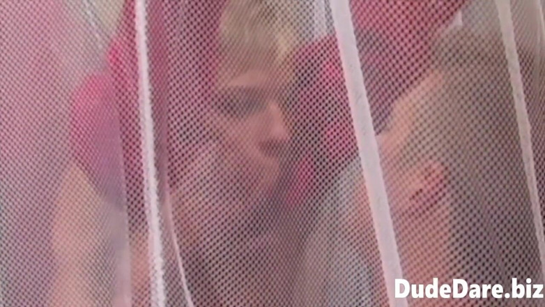 DudeDare: Experimente a delícia de um boquete perfeitamente entregue